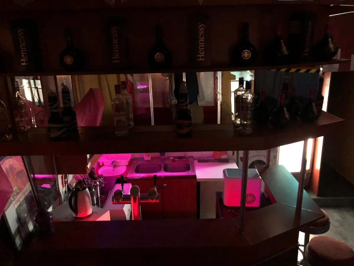 アパート Whole Basement Former Pub2 For Stag Do, Men'S Cave ブダペスト