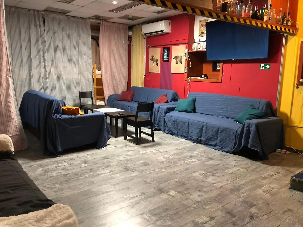 Whole Basement Former Pub2 For Stag Do, Men'S Cave ブダペスト